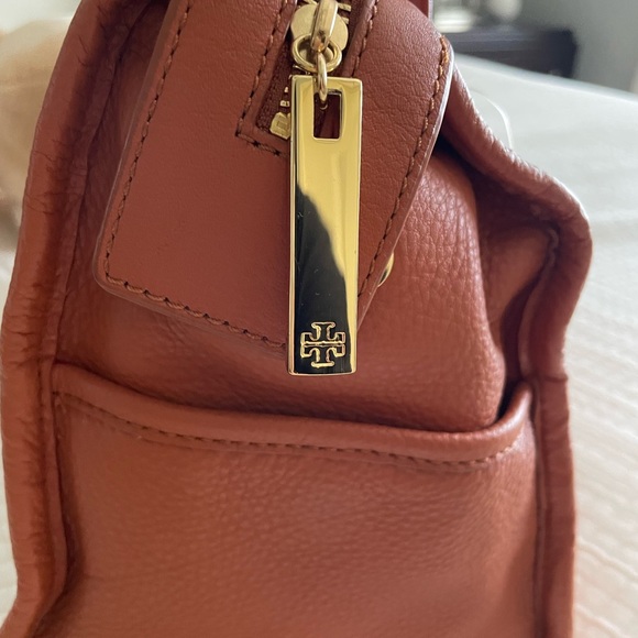 NWT RARE TORY BURCH ANNA SATCHEL IN TAN LEATHER $495 - Picture 5 of 12